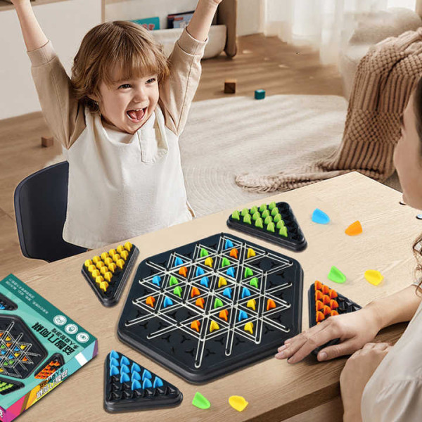 لعبة شطرنج المثلثات 🏁♟️