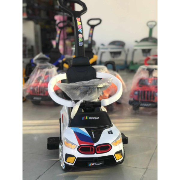 سيارة الركوب مع حواجز حماية 🚗